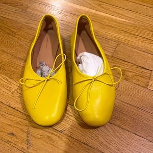 Only worn twice: Mansur Gavriel Lamb Ballerina Flats in Sun - size 39.5.